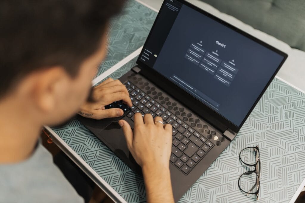Using Chatbots to Improve Customer Experience